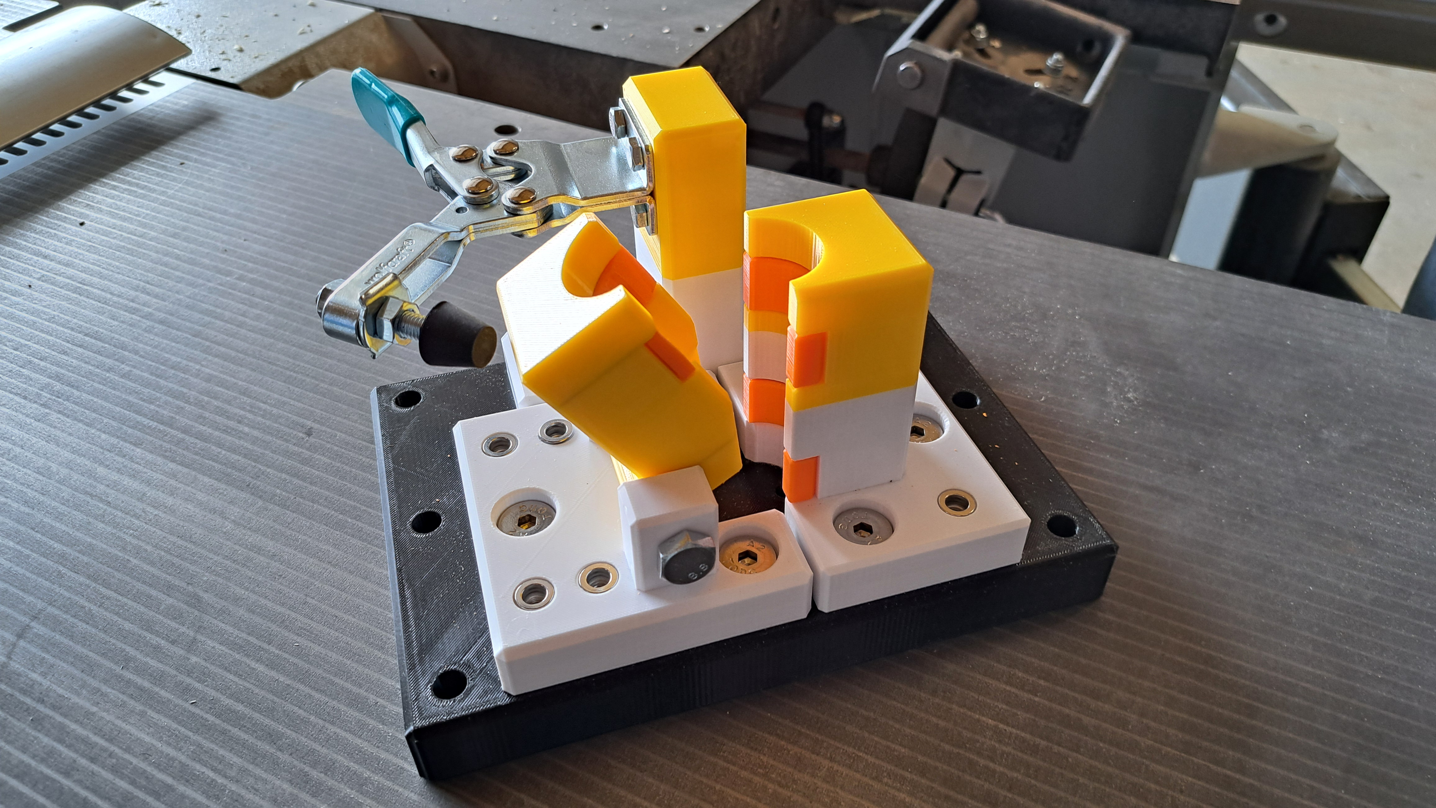 Prototype de pince à cylindre pour fraisage, imprimé en 3D par Pandata Factory
